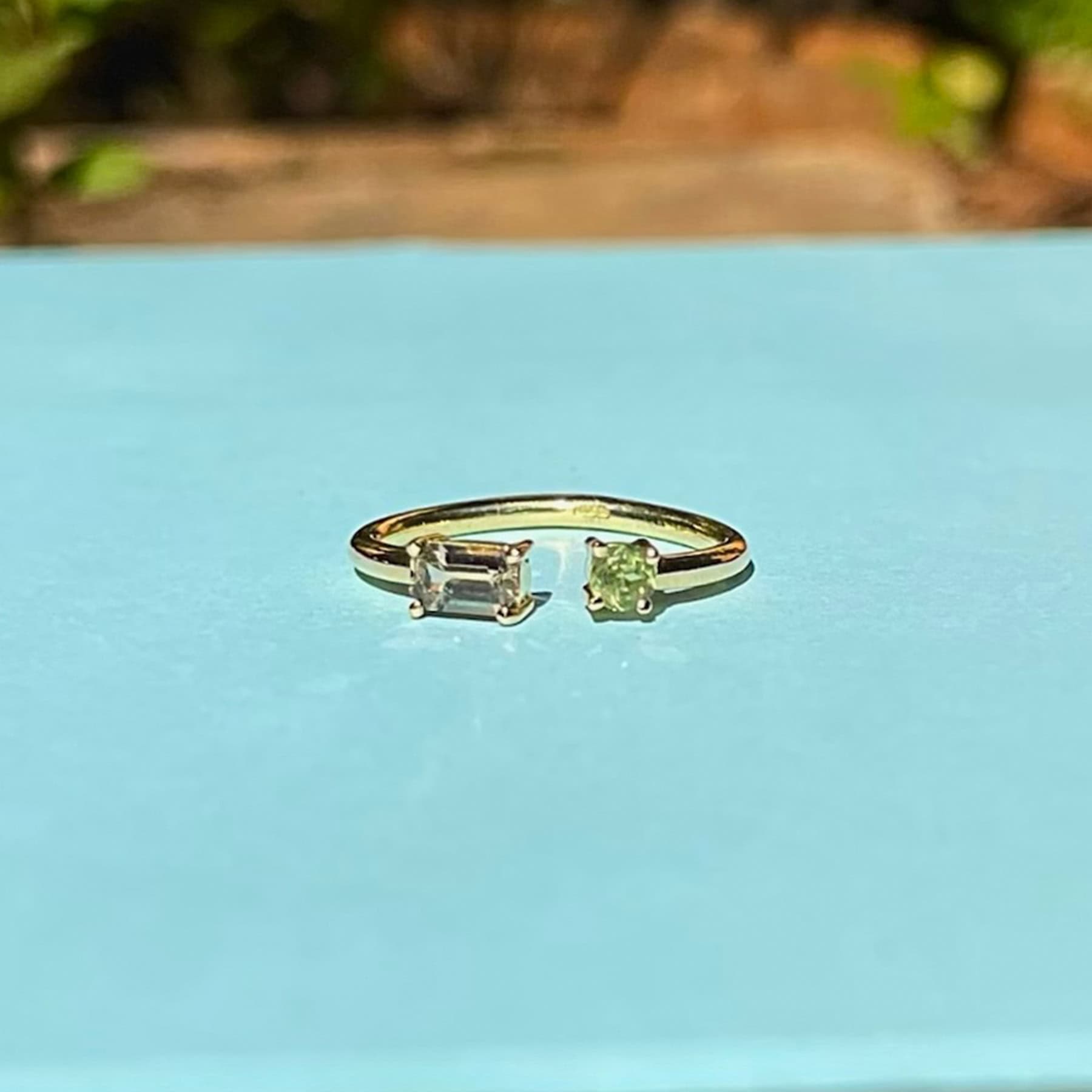 Anillo safiro amarillo y peridoto 01